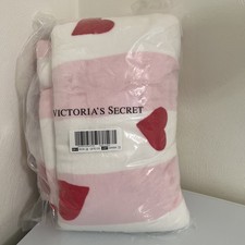 VICTORIA'S SECRET VS Cozy Sherpa Blanket LOGO HEART VALENTINE'S DAY NEW