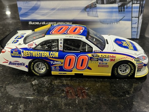 2011 David Reutimann 1/24 #00 Best Western Toyota Camry - Picture 3 of 7