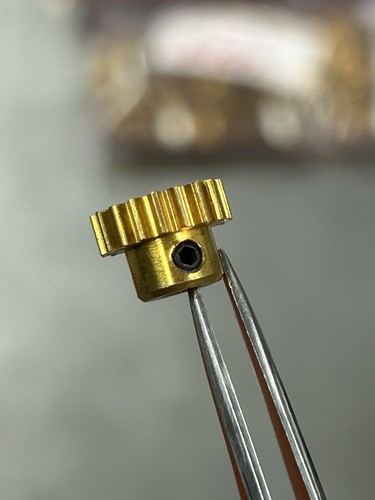 QTY 1 TRADESHIP BRASS PINION GEAR MODULE 0.5 PITCH 18 TEETH .091" BORE SLOT CAR - Picture 8 of 18
