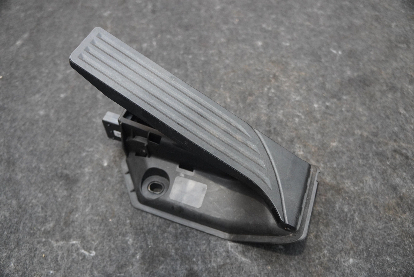 Accelerator Gas Pedal Throttle 670156752 OEM Maserati Grecale 2023