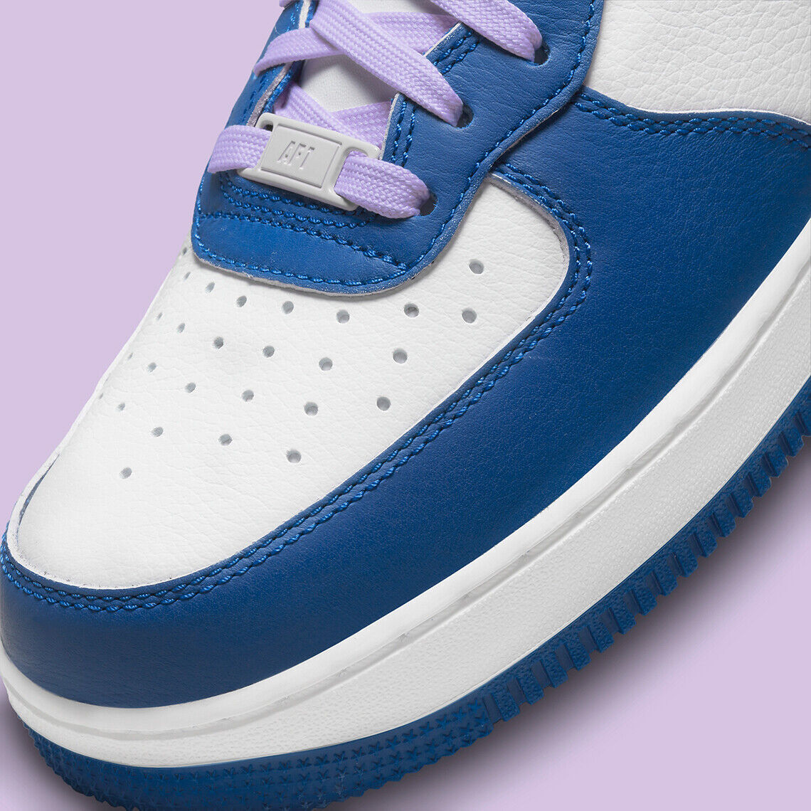 靴 NIKE WMNS AIR FORCE 1 07 MID DX3721-100 Nike Air Force 1 '07 Mid Military Blue Doll White Purple