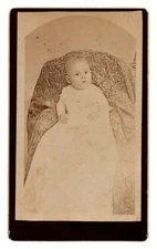 ANTIQUE CDV CIRCA 1880s BABY IN LONG WHITE DRESS ALBUM PRINT UNMARKED