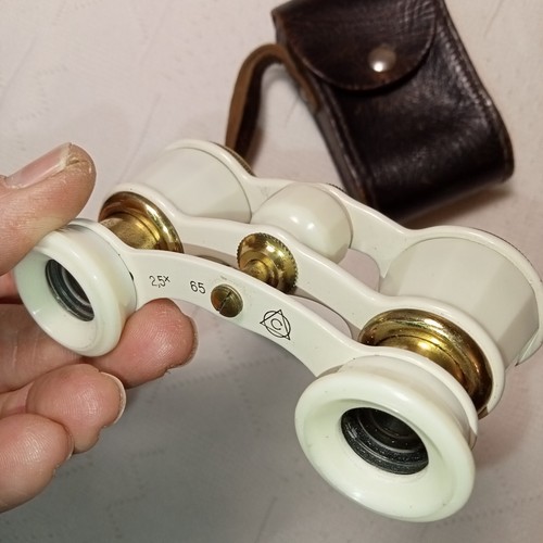 Vintage Soviet pocket theater binoculars 2.5x 65 USSR in a leather case,Russia