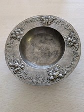 Original Cosi Tabellini Tafelaufsatz aus Zinn &ndash; &Oslash; 34 cm  - gestempelt
