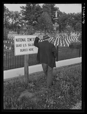 Photo:Cairo Illinois National Cemetery 1940 U.S. Soldiers Buried Here Sign