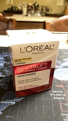 L'Oreal Revitalift SPF 25 Face Sunscreen Anti-Wrinkle Cream 1.7 oz