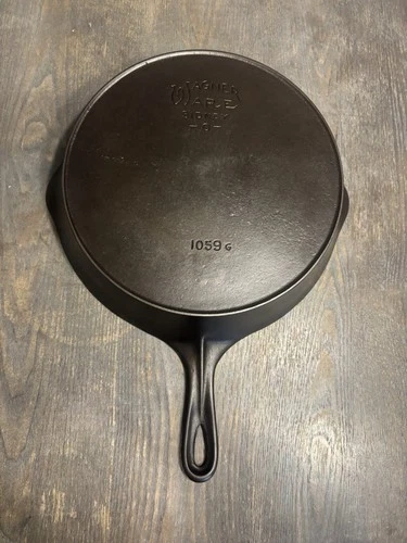 Wagner Ware Stylized Logo 1059 Cast Iron Skillet with Heat Ring Restored