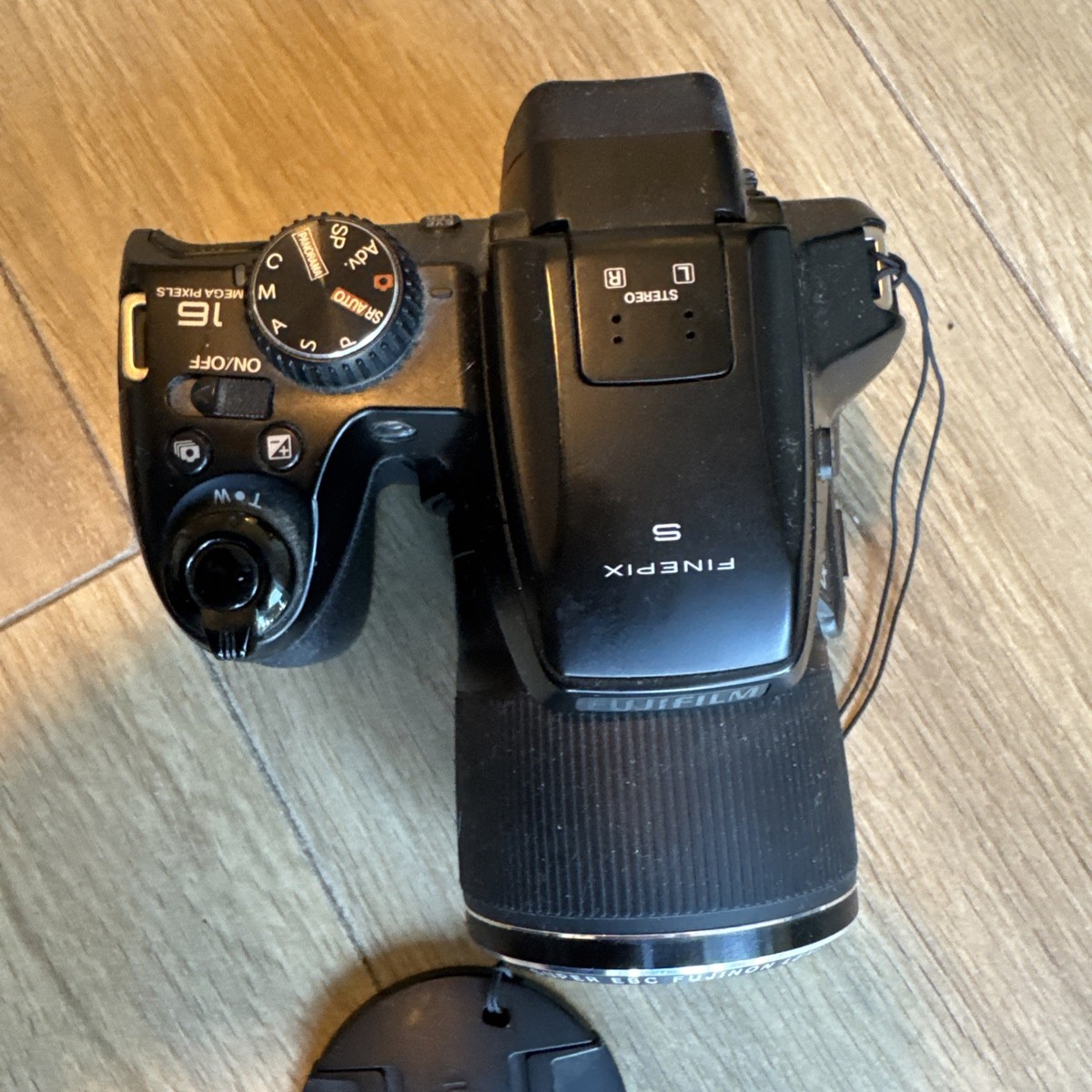 FUJIFILM FINEPIX S8200 ブラック Fujifilm Fine Pix FinePix S8200 16.2MP Digital Camera W. 40x Zoom