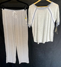 DKNY Size M Gray White Pajama Set T-Shirt  Full Length Bottoms w/ Pockets NEW