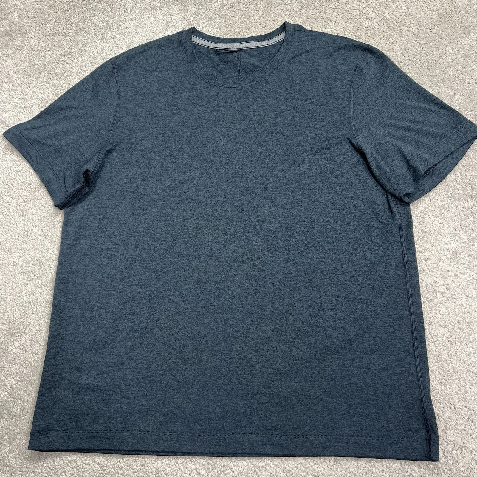 Lululemon T-Shirt Men XL Heather Blue Casual Athleisure Travel Stretch Crew Neck