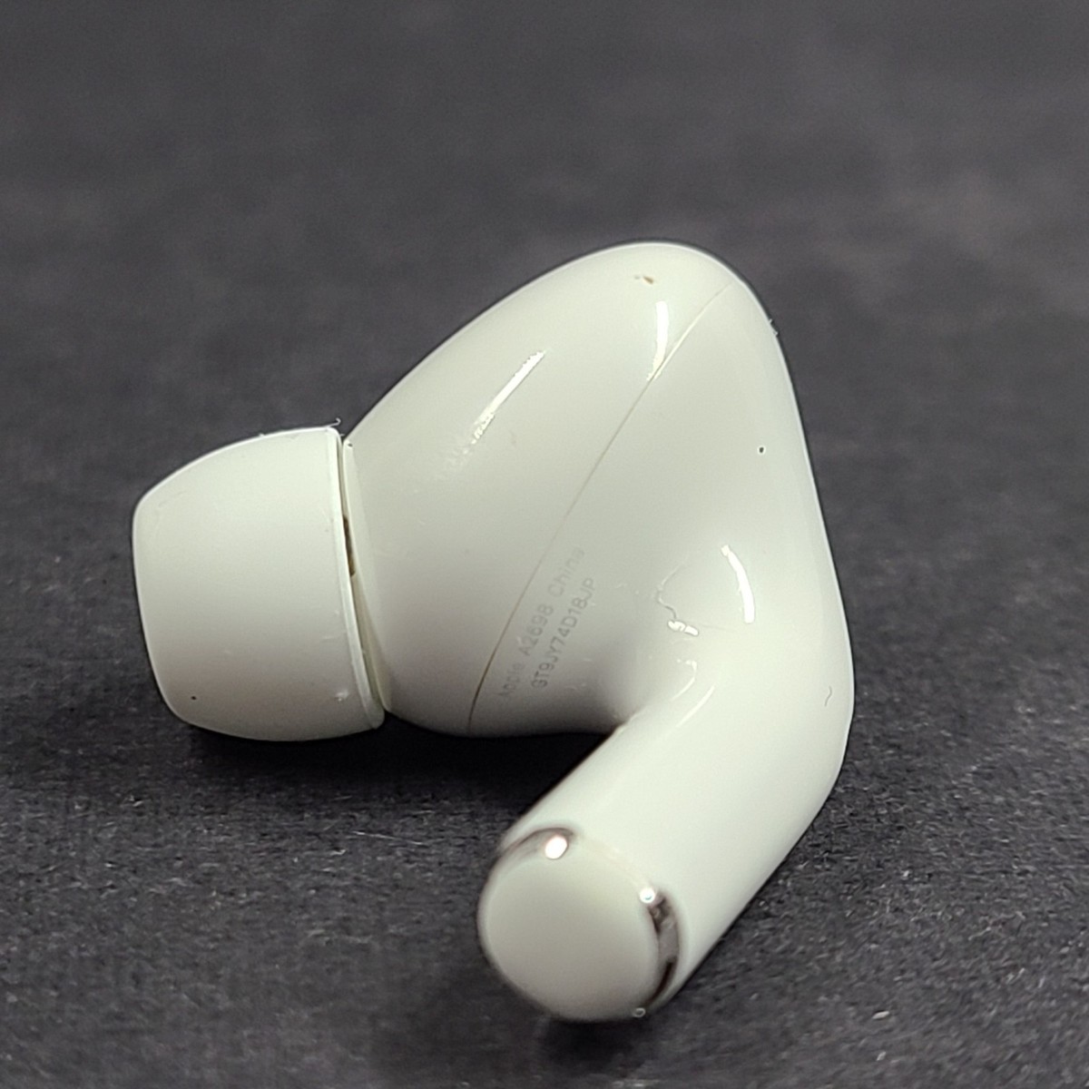 【超美品】AirPods Pro 第2世代 (A2698) Lightning Genuine Apple AirPods Pro OEM 2nd Gen. A2698 Lightning RIGHT