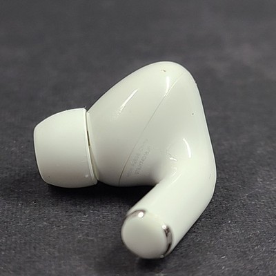 【超美品】AirPods Pro 第2世代 (A2698) Lightning Apple AirPods Pro 2nd Generation LIGHTNING Right Airpods