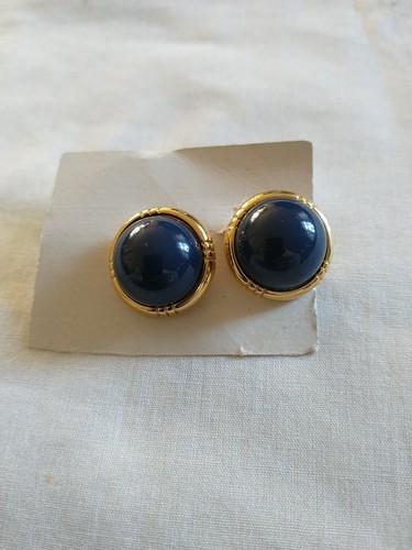 Vintage Pr Marineblau & Goltone Clip auf Cabochon Ohrringe von Monet