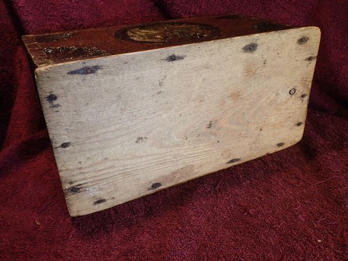 UNIQUE CARVINGS ANTIQUE 1800-s WOOD TOBACCO/HERBS BOX FOLK ART SWEDEN SWEDISH - Picture 8 of 8