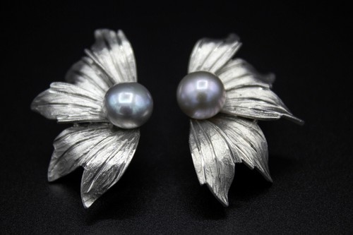 New ANTONIA COLLEONI Sterling Silver Pearl Flower Earrings