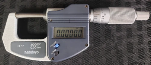 450065 - Mitutoyo Digital Outside Micrometer 293-831