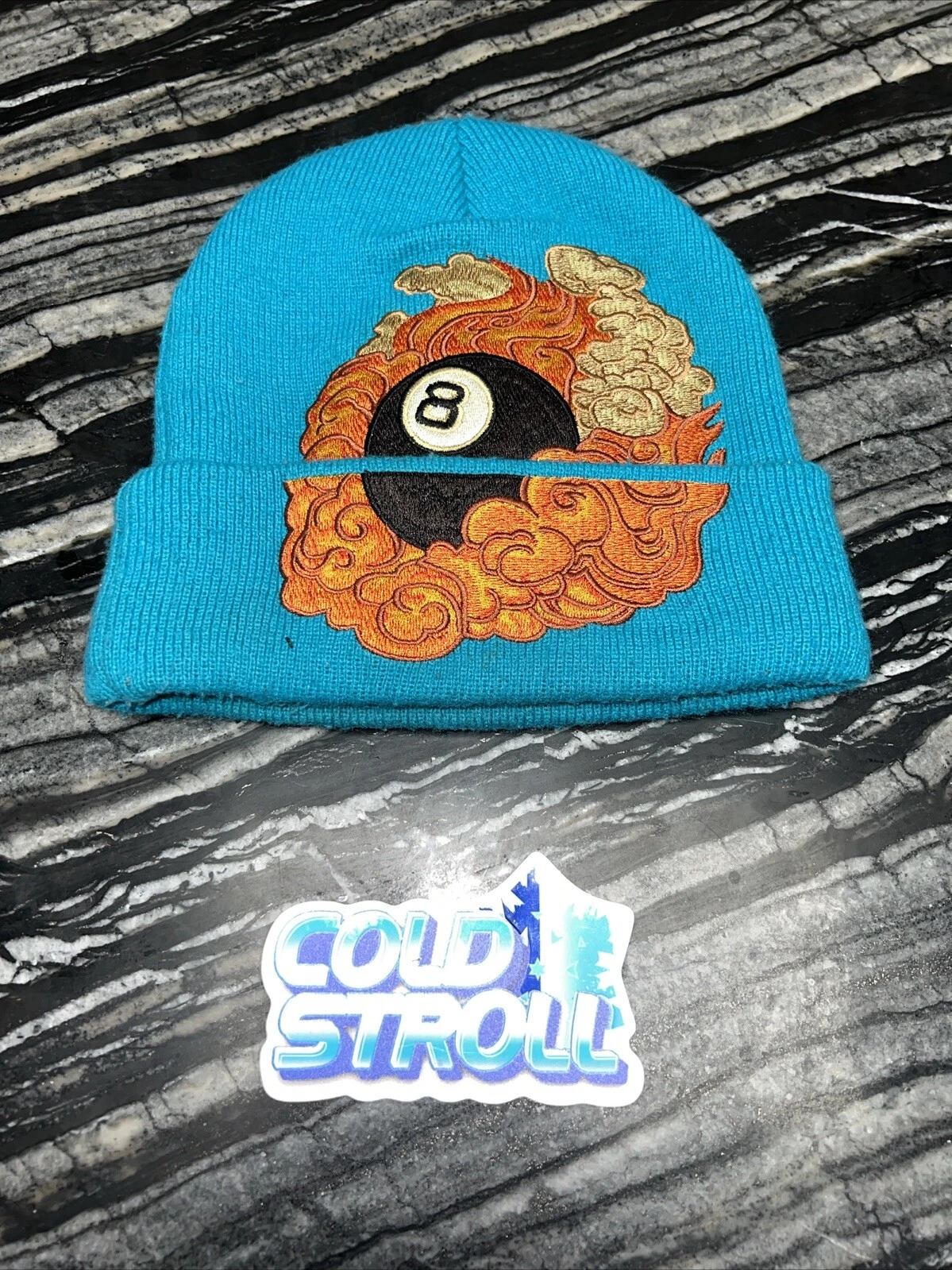 Bonnet 8 boules Supreme Martin Wong bleu vif. Très rare !! FW19 