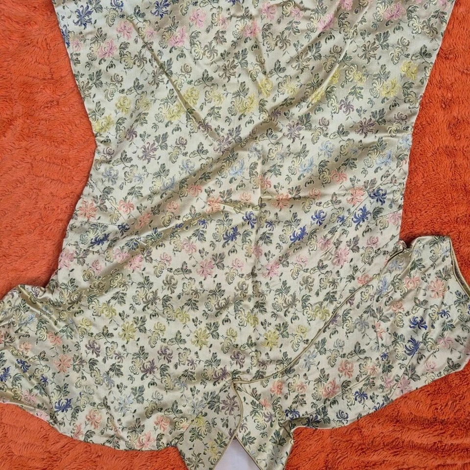 Vintage custom made cheongsam over 50 yrs old.... - Image 3 of 4
