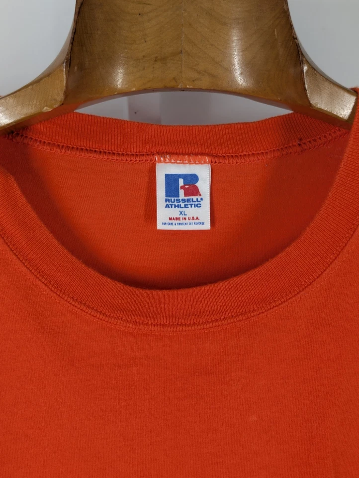 Camiseta vintage años 90 Russell Athletic Tufts University estampado en bloques XL EE. UU. Foto 4 de 4