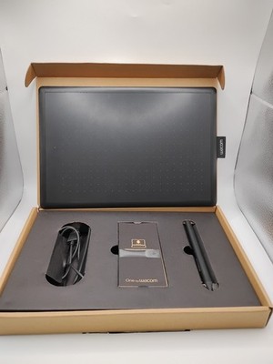 One by Wacom CTL-672 Graphic Drawing Tablet - Medium