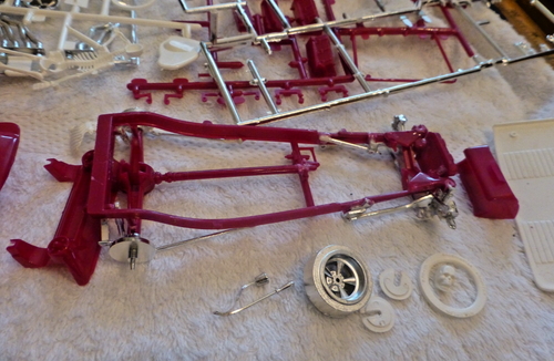 1966 VTG MONOGRAM Model LI'L COFFIN 1/24 New Open box, chassis partly assembled - Picture 2 of 24