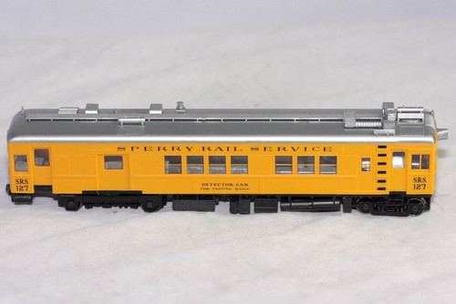 Walthers Ho Scale Sperry Rail Service #127 Service Detector Powered Locomotive - Picture 5 of 12