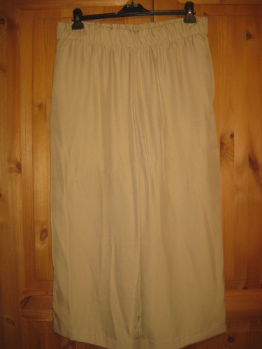 H&M Damen Hose Gr.L++ beige Top neu leicht bequem Länge beachten!!