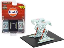 Automotive Double Scissor Lift Gulf Oil 1:64 Scale Diorama Garage Scene
