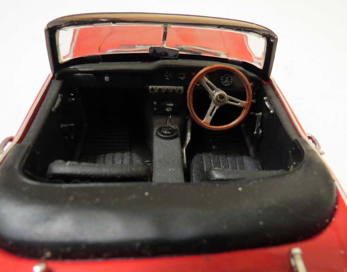 TAMIYA 1964 HONDA S800 COLLECTORS CLUB VICTORIA RED 1:20