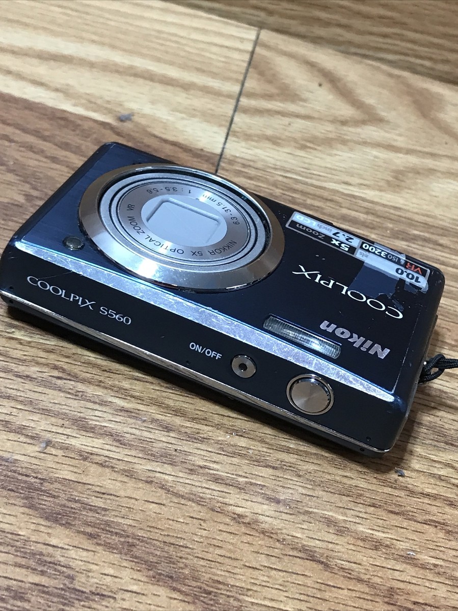 Nikon ニコン/デジタルカメラ（オールド）/COOLPIX S560/24103228/Bランク/62【中古】 Nikon ニコン/デジタルカメラ（オールド）/COOLPIX S560