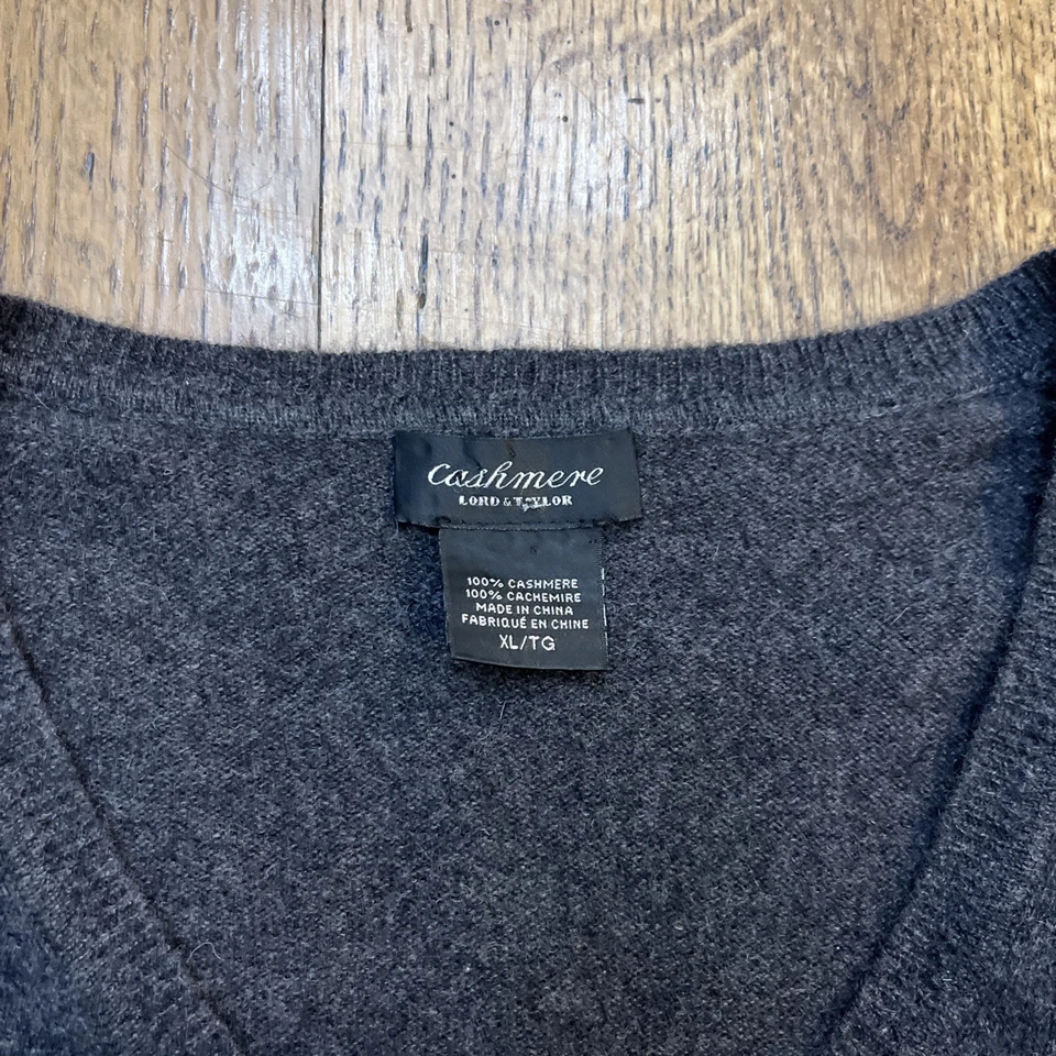 Suéter Lord & Taylor 100 % cachemir cuello en V gris, para mujer XL Foto 4 de 4