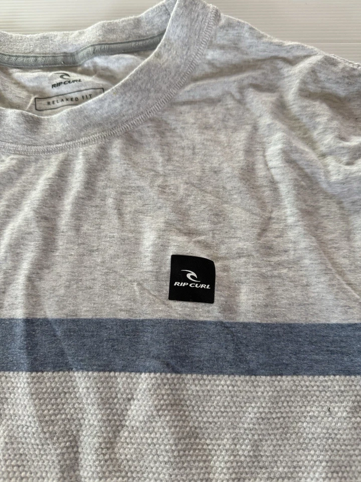 Camiseta Ripcurl Para Hombre XL Extra Grande Gris Calce Relajado Vaporcool Manga Corta Foto 2 de 4