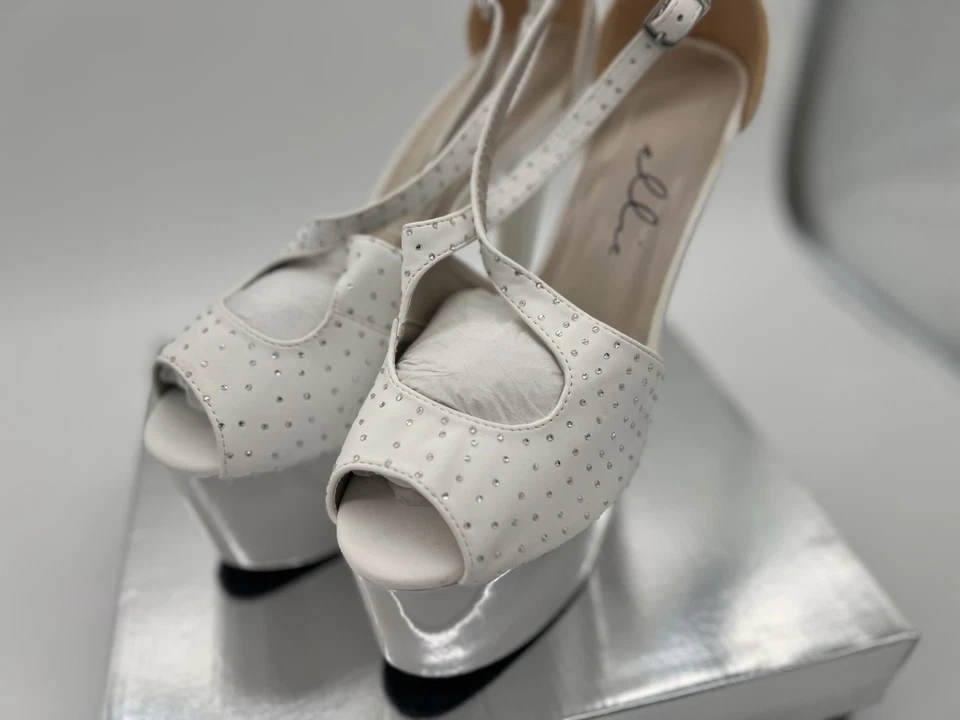 Ellie Shoes 709-WICKED 7 Inch Stiletto With Studs White Sz 10 - Image 2 of 4