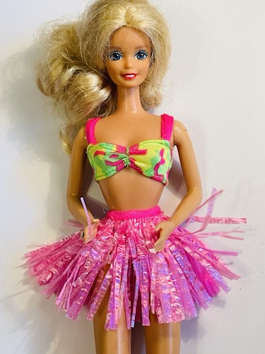 Vintage 1990 Barbie Hawaiian Fun Swimsuit & Pink Hula Grass Skirt for Doll #5940 - Picture 3 of 4