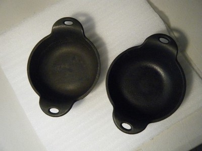 2 Lodge 5'' Round Mini Cast Iron Skillet Baking Dishes Server w/ Side Handles