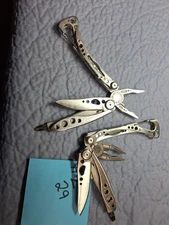 2 LEATHERMAN SKELETOOL Multi Tools   PLAIN EDGE    Loc AZ29