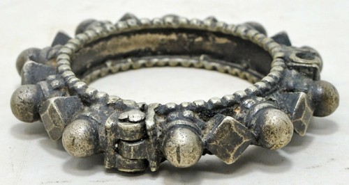 Laiton Antique Rond Bébé Bracelet Original Ancien Main Crafted Gravée - Picture 5 of 6