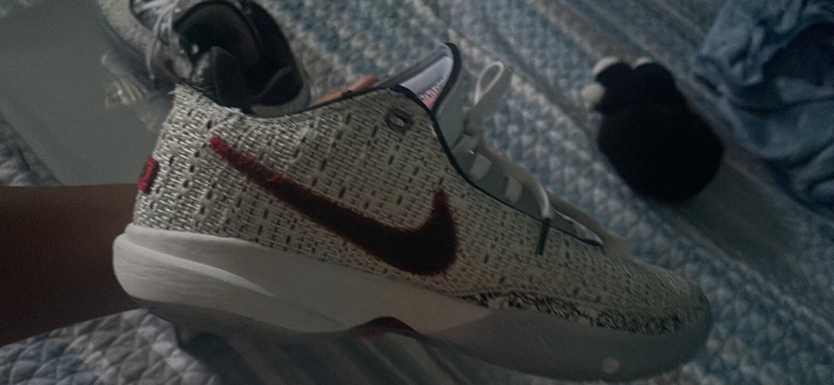 Size 8.5 - Nike LeBron 20 The Debut 2022 | eBay display picture 2