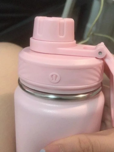 Taza aislante exterior High Beauty Lululemon edición deportiva 24 oz/710 ml - Imagen 4 de 4