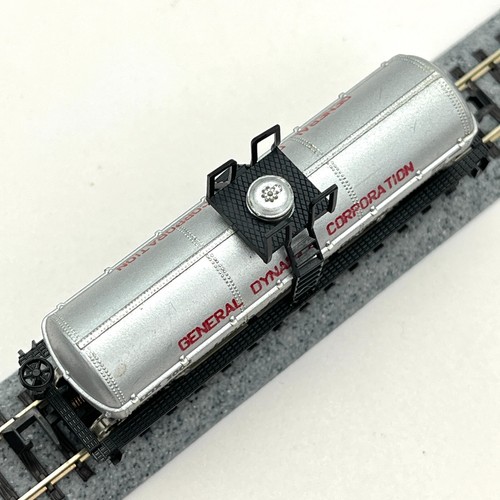 Model Power 3452 General Dynamics Single Dome Tank Car LCIX 3002 N Scale - Picture 7 of 8