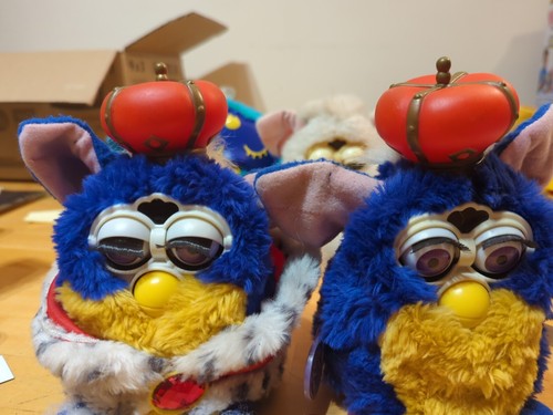 Hasbro Ltd Ed - Your Royal Majesty - Queen & King Electronic Furbys 1998 - Picture 2 of 21