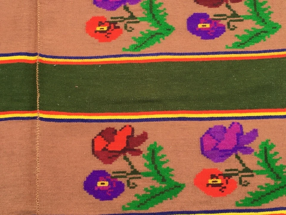 Винтажный ручной работы румынский бессарабский розовый шерстяной ковер с цветочным рисунком 172x138 см - Изображение 3 из 4