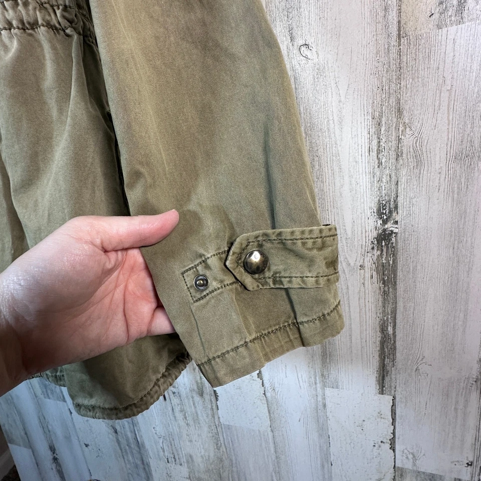 Chaqueta utilitaria Talula Olive | Talla pequeña | 100 % algodón | Defecto menor | MSPR $128 Foto 4 de 4