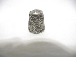 THIMBLE VINTAGE STERLING SILVER APPLIED SCROLLING DESIGN ALL AROUND