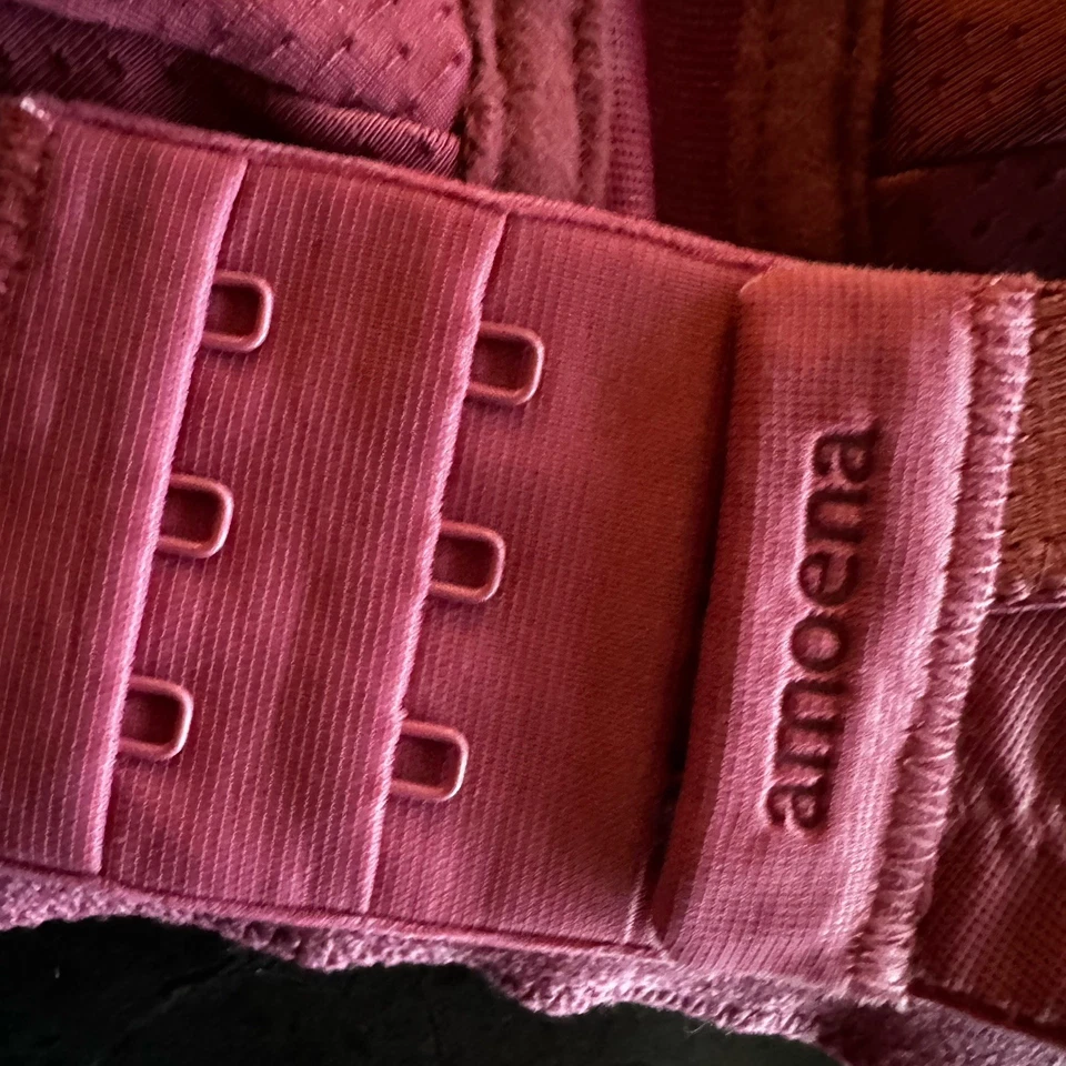 Sujetador Amoena Nancy SB sin cables post mastectomía pícaro oscuro malva talla 36D Foto 3 de 4