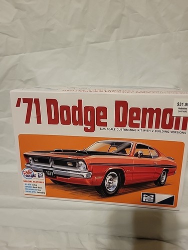 MPC 1971 Dodge Demon Retro Deluxe 1:25 Scale Customizing Model Car Kit 2 Version
