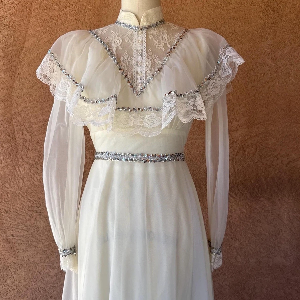 vintage lace wedding dresses ebay Vintage Wedding Dresses Long Sleeves Lace Appliques V-Neck A-Line Bridal Gowns