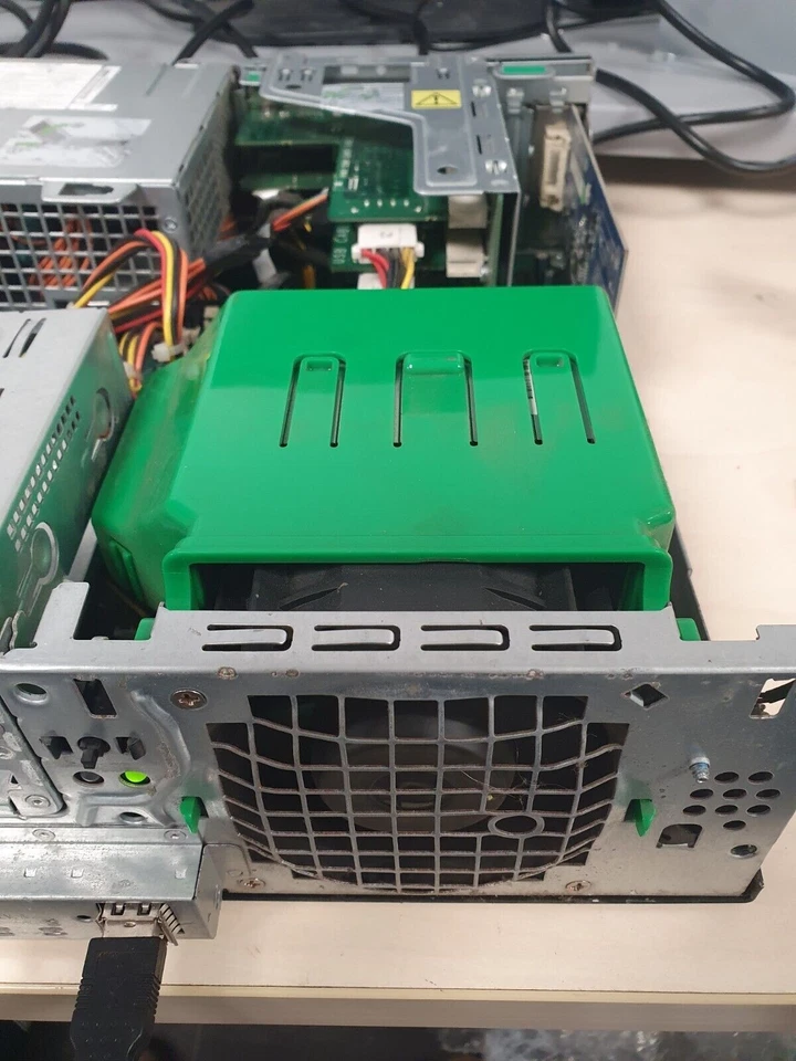 HP Compaq RP5700 SN CZC0153PG5 - Image 4 of 4