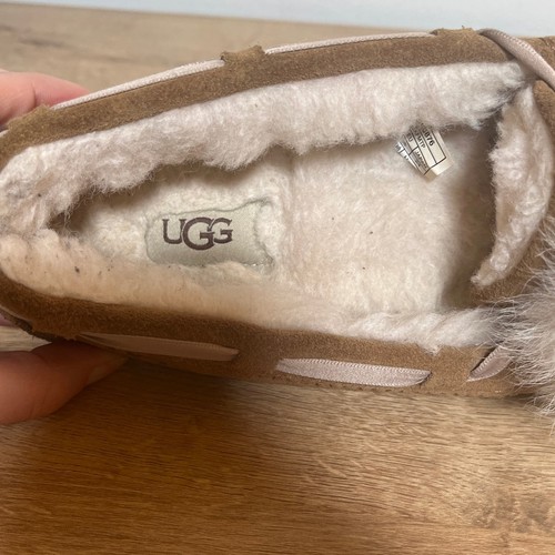 UGG Womens Dakota Pom Pom Moccasin Slippers Size 7 Chestnut Suede Shearling - Picture 6 of 8
