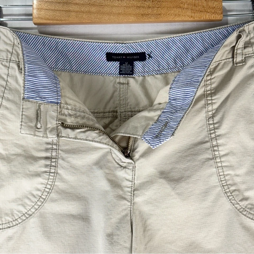 Pantalones Cortos Tommy Hilfiger Dobladillo Enrollado Utilitario Caqui Tostado Para Mujer Talla 12 Ligeros Foto 3 de 4